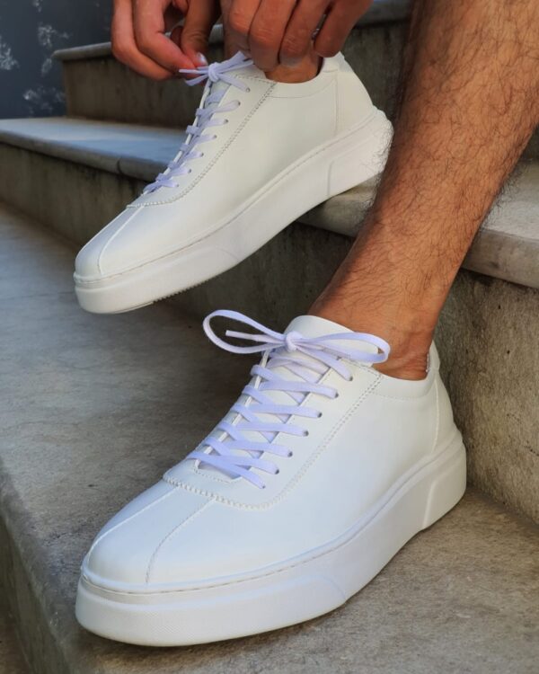 Aysoti White Laced Sneakers