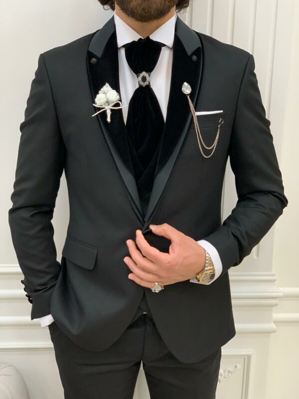 Black Slim Fit Velvet Peak Lapel Wedding Suit