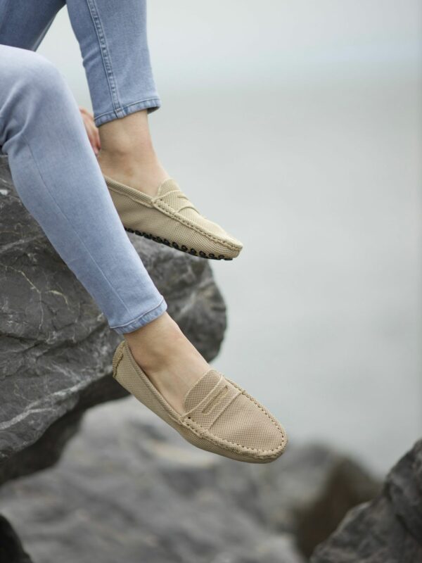 Aysoti Mallow Beige Driving Loafers