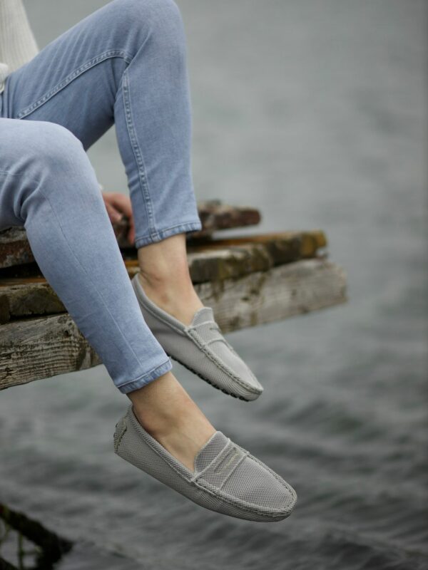 Aysoti Mallow Gray Driving Loafers